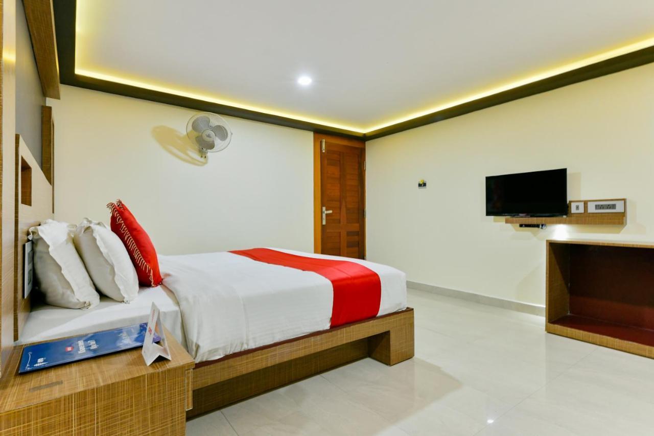 Oyo 1889 Hotel Aj Park Alappuzha 외부 사진